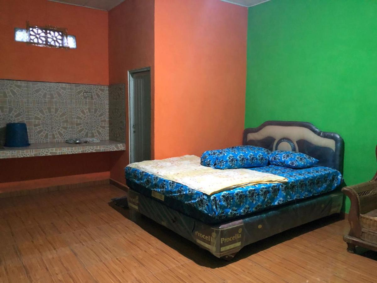 Hotel Arjuna Baturaja  Екстериор снимка